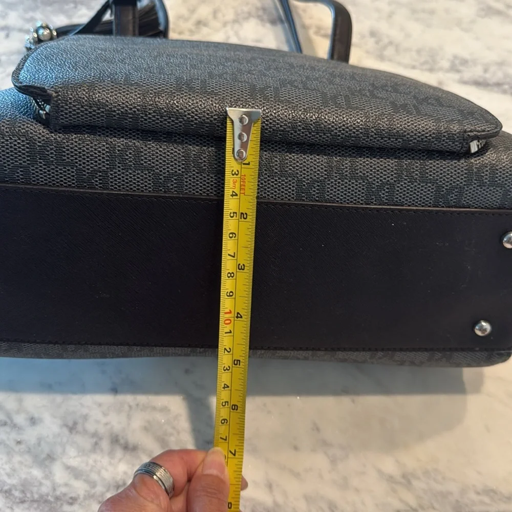 Karl Lagerfeld Shoulder Bag - Picture 8 of 11